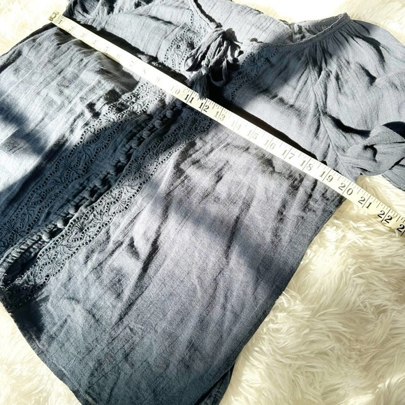 American Eagle Navy Blue Top Blouse Shirt Eyelet detail Size Small - Picture 3 of 13